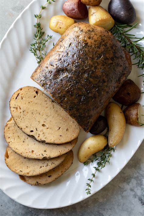 vegan-turkey-roast-my-quiet-kitchen image