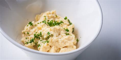 how-to-scramble-eggs-great-british-chefs image