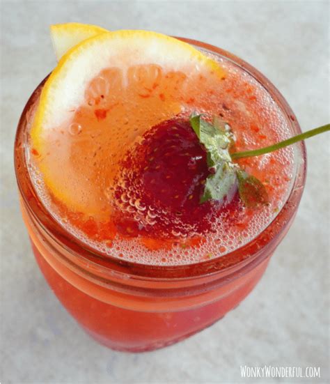 strawberry-lemonade-fizz-wonkywonderful image