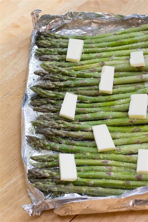 perfect-grilled-asparagus-how-to-grill-asparagus-the image