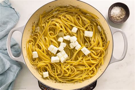 cream-cheese-pasta-one-pot-recipe-no-spoon image