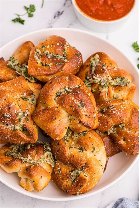 air-fryer-garlic-knots-air-frying-foodie image