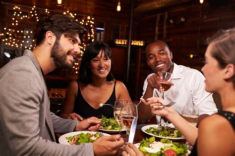 dining-out-doesnt-mean-ditch-your-diet-american image