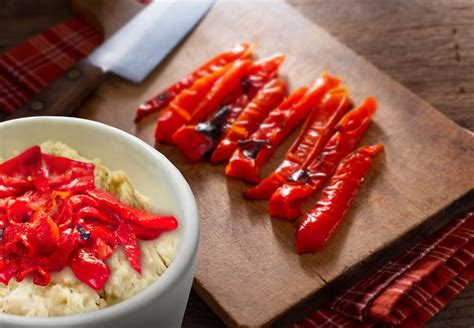 recipe-cannellini-bean-dip-with-roasted-red-peppers image