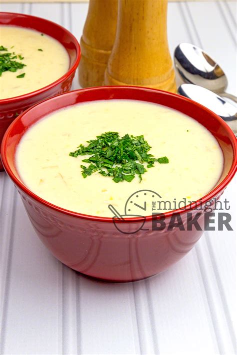 cream-of-cauliflower-cheese-soup-the-midnight-baker image