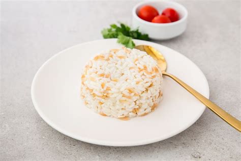 sehriyeli-pilav-turkish-rice-pilaf-with-orzo image