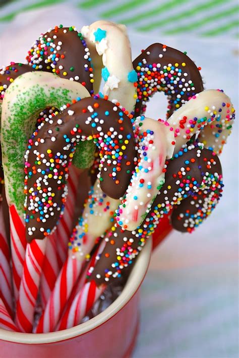chocolate-dipped-candy-canes-recipe-momtastic image