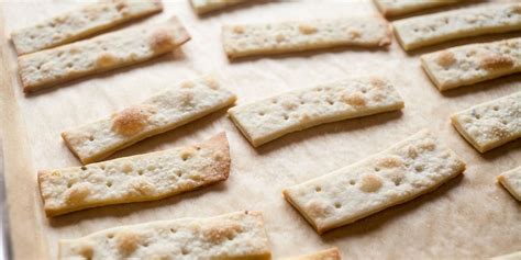 homemade-crackers-recipe-how-to-make-crackers image
