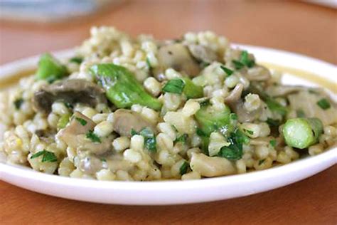 barley-risotto-with-asparagus-and-mushrooms image