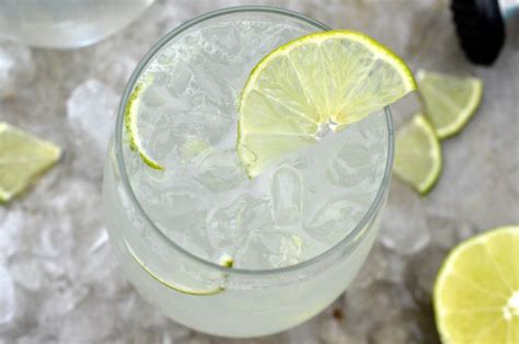low-carb-vodka-drink-homemade-lime-vodka image