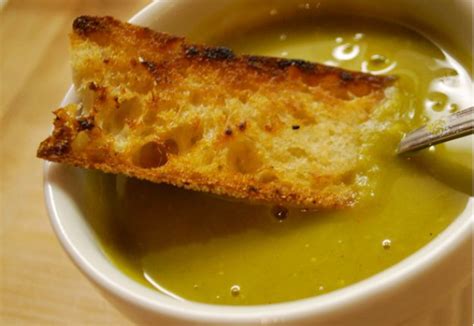 classic-pea-and-ham-soup-real-recipes-from-mums image