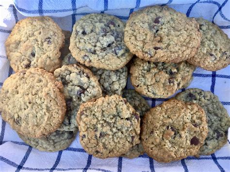 potbellys-oatmeal-chocolate-chip-cookies image