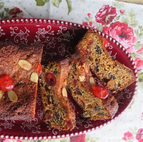 mary-berrys-mincemeat-loaf-cakes-the-english-kitchen image