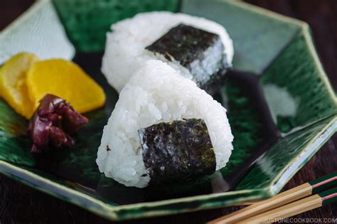 onigiri-japanese-rice-balls-おにぎり-just-one image