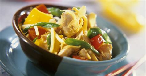 chicken-mixed-vegetable-and-almond-stir-fry-eat image