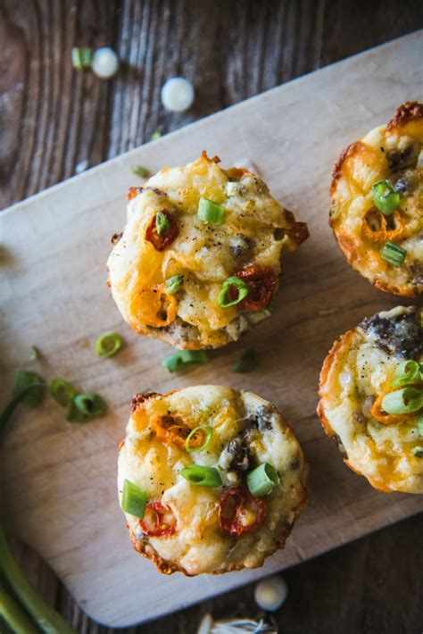 sausage-and-cheddar-breakfast-muffins-mountain image