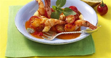10-best-garlic-prawns-with-tomato-sauce image