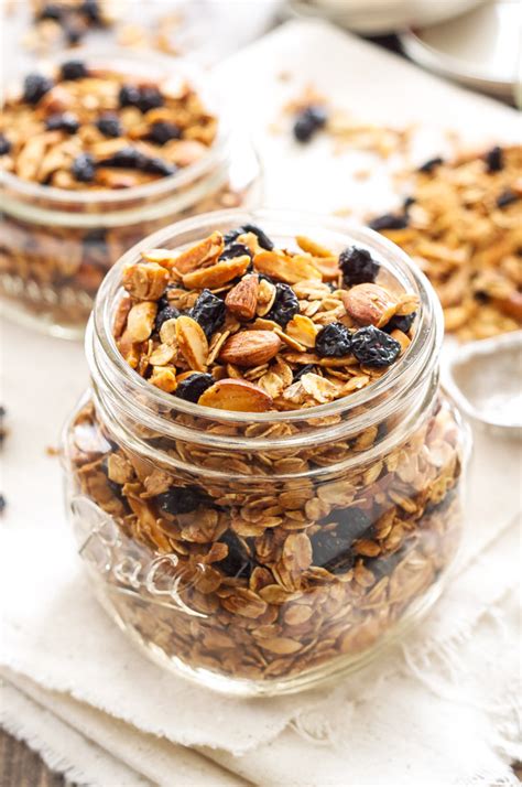 blueberry-almond-granola-recipe-runner image
