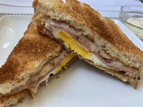 ham-egg-and-cheese-sandwich-with-secret-sauce image