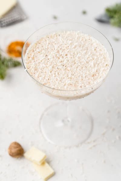 white-christmas-cocktail-easy-wholesome-food-doodles image