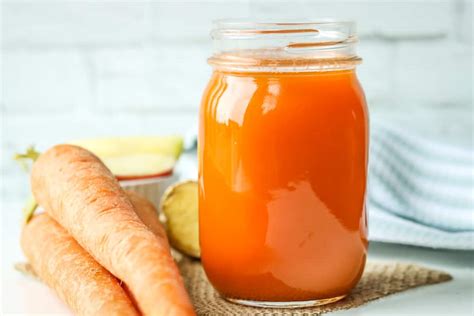 carrot-ginger-apple-juice-vitamix-juice-savory image