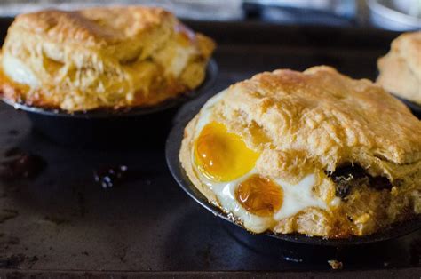 mushroom-bacon-egg-breakfast-pie-the-flavor image