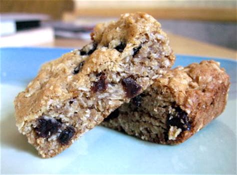 oatmeal-raisin-cookie-bars-baking-bites image
