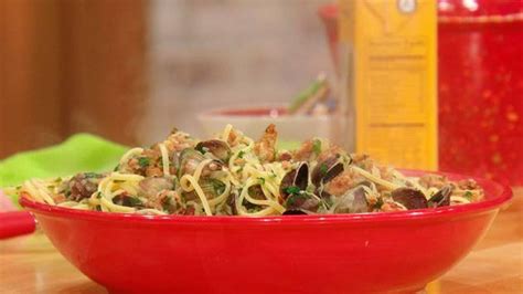 linguini-with-hot-sausage-clam-sauce-rachael-ray image