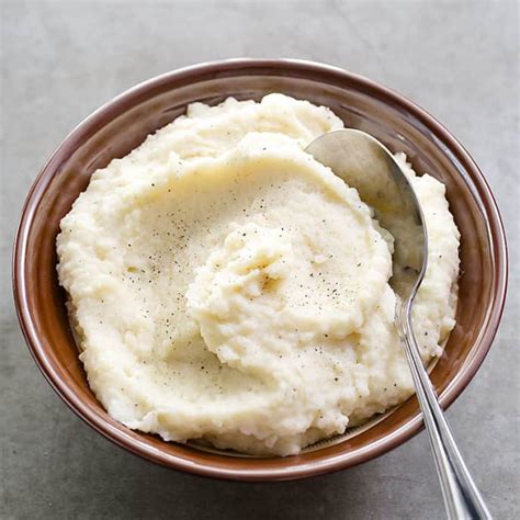 garlic-parmesan-mashed-potatoes-cooks-illustrated image