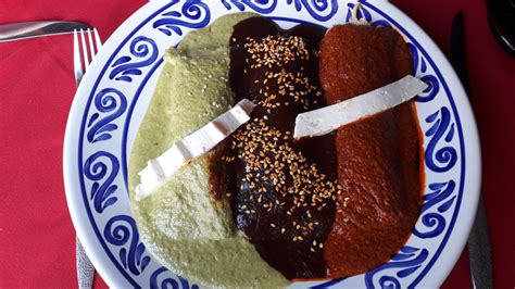 the-real-difference-between-mole-poblano-and-mole image