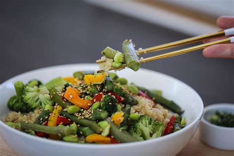 asian-style-quinoa-high-carb-hannah image