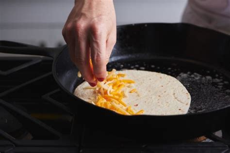 how-to-make-quesadillas-3-methods-the-mom-100 image