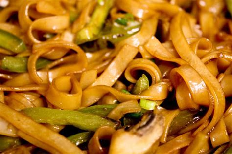 thai-rice-noodles-gluten-free-vegan-vegetarian image