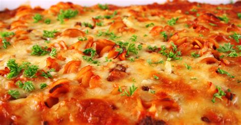 cheesy-pasta-bake-12-tomatoes image