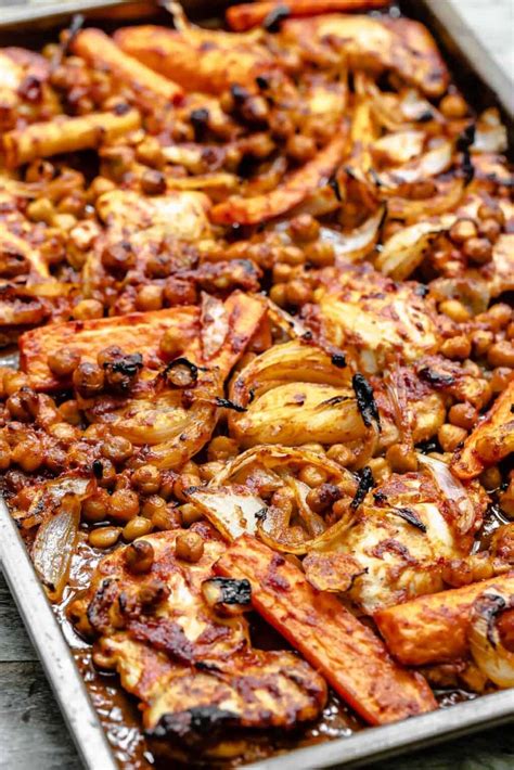 sheet-pan-chicken-with-chickpeas-the image