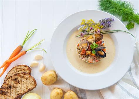 locals-seafood-chowder-edible-vancouver-island image