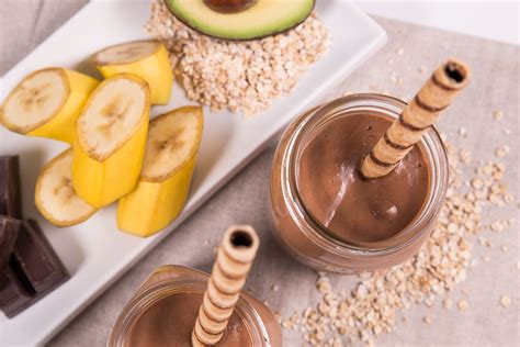 avocado-banana-and-oats-smoothie-oats-everyday image