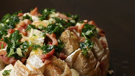 bacon-and-camembert-pull-apart-garlic-bread-facebook image