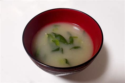miso-shiru-recipe-japanese-miso-soup-asiatischer image