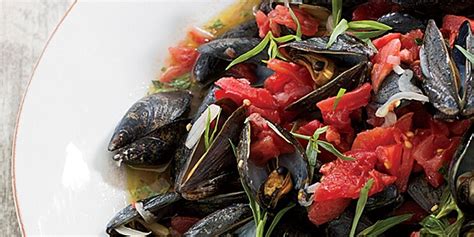 steamed-mussels-with-tarragon-recipe-tom image