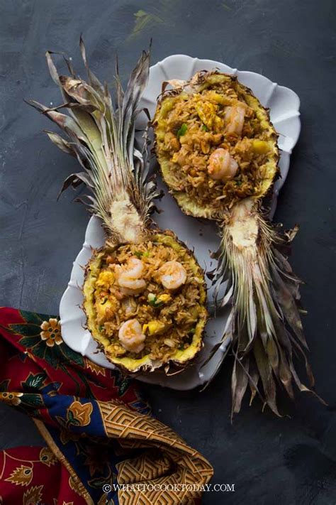 thai-pineapple-fried-rice-khao-pad-sapparod image