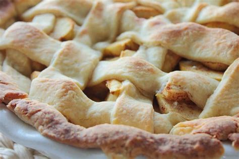 easy-apple-pie-recipe-with-a-homemade-crust-mon image