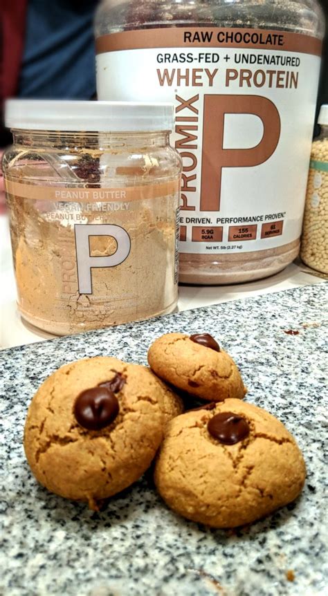 chocolate-peanut-butter-protein-cookies-promix-nutrition image