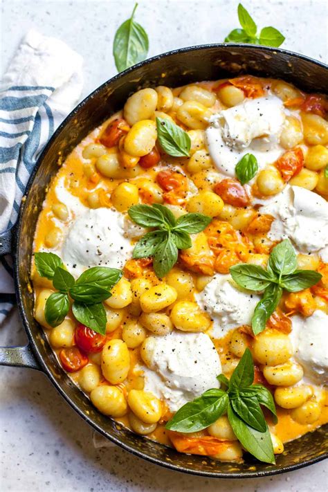 30-minute-creamy-tomato-gnocchi-with-burrata image