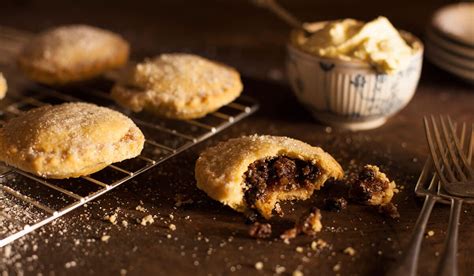 mince-pies-a-traditional-british-christmas-dessert image