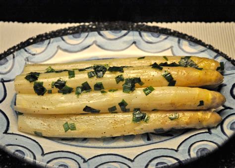 white-asparagus-with-butter-and-chives-thyme-for image