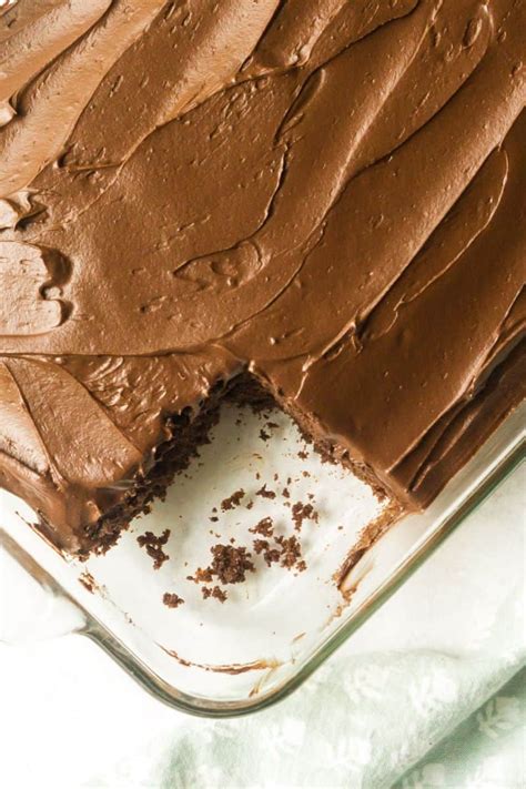 one-bowl-sourdough-chocolate-cake-hearts-content image