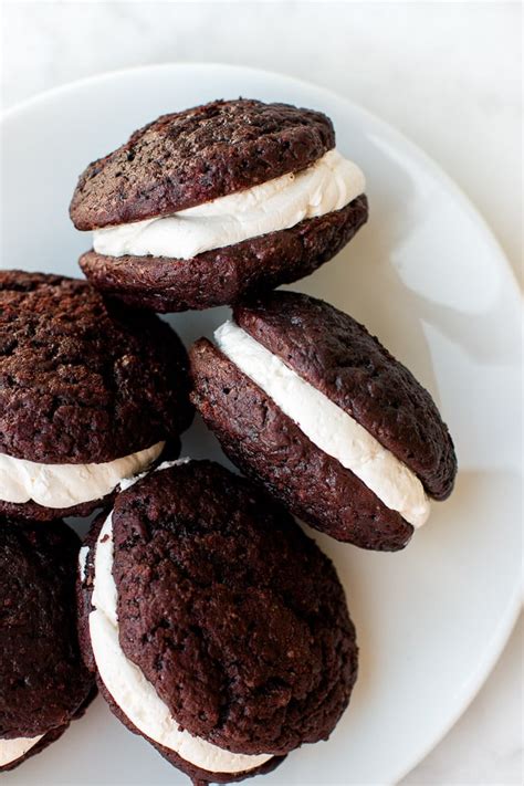 whoopie-pie-recipe-with-3-optional-fillings-pretty image