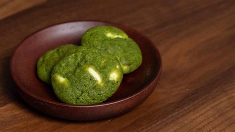 easy-matcha-green-tea-cookies-with-white-chocolate image