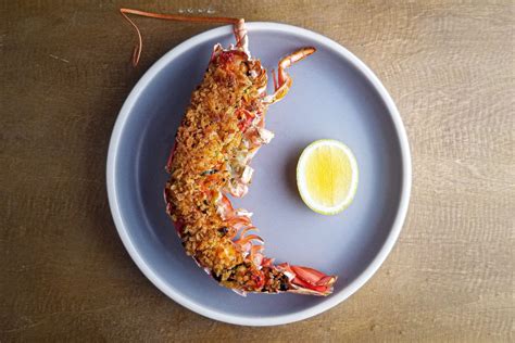 how-to-cook-and-clean-lobsters-for-stuffed-lobster-ian image